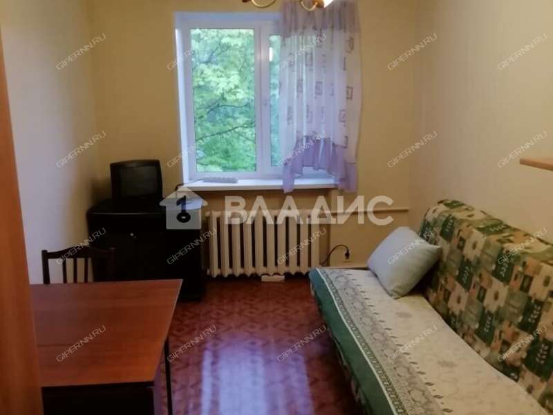 комната в доме 102 на проспекте Гагарина