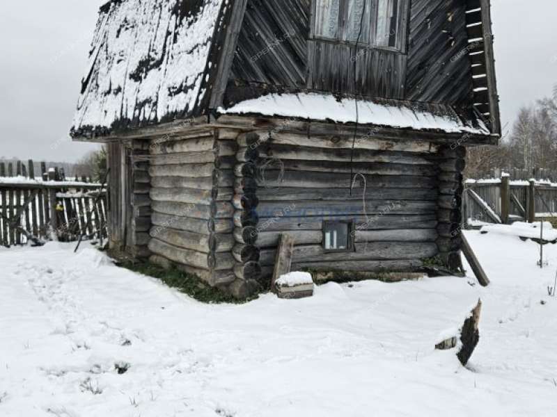 дом на улице 40 лет Победы деревня Пияичное