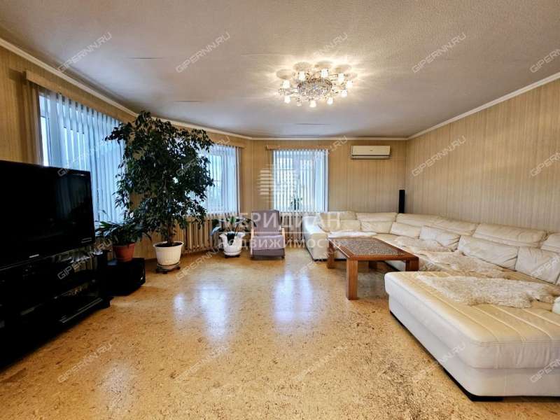 трёхкомнатная квартира на улице Ленина дом 161/2 город Бор